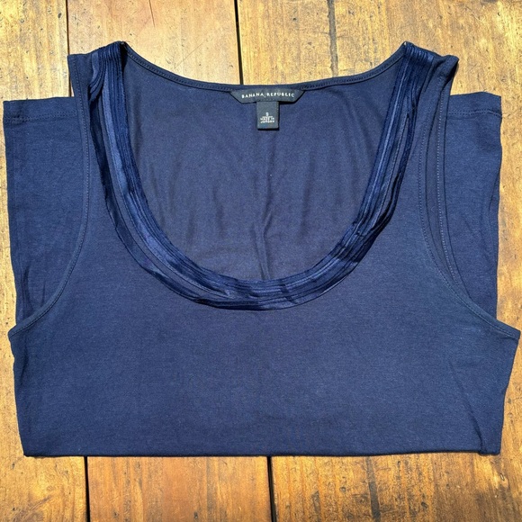 Banana Republic Ribbon Detail Navy Tank - Picture 3 of 4